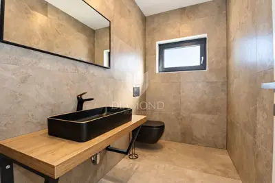 Kuća 289,8 m², Vodnjan - mirna lokacija i pogled na more - 15