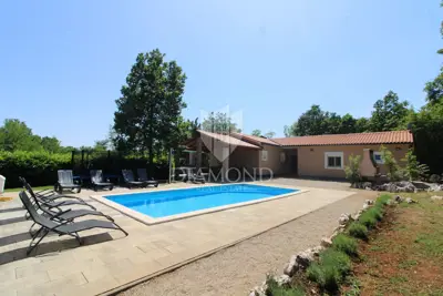 Kuća 181 m², Labin - bazen i velika okućnica