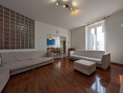Apartment 81 m², Pula Centar, Austro-Hungarian building and garden