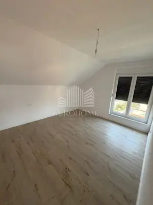 4-soban stan 90 m², lođa, 2 kupaonice, 2PM - 4