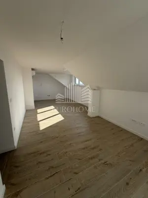 4-soban stan 90 m², lođa, 2 kupaonice, 2PM - 2