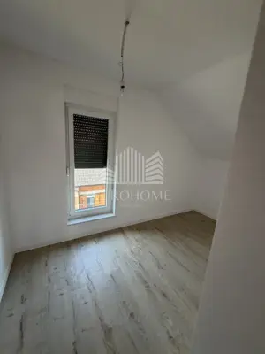 4-soban stan 90 m², lođa, 2 kupaonice, 2PM - 6