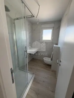 4-soban stan 90 m², lođa, 2 kupaonice, 2PM - 8