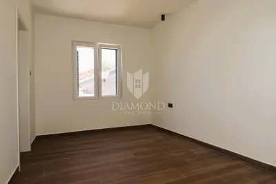 Haus 189 m², Funtana - 4 Schlafzimmer, 4 Badezimmer - 8