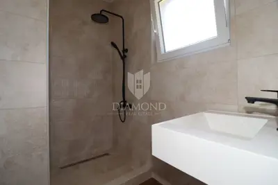 Haus 189 m², Funtana - 4 Schlafzimmer, 4 Badezimmer - 9