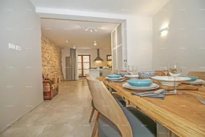 Kuća 240 m², Bale, u starim zidinama centra - 6