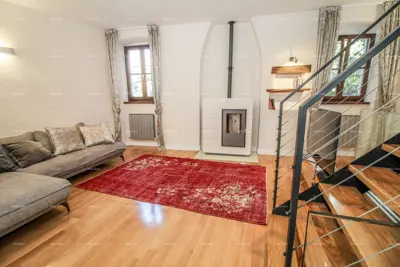 Kuća 240 m², Bale, u starim zidinama centra - 17