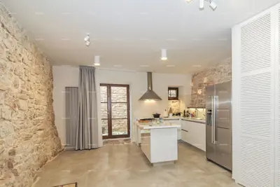Kuća 240 m², Bale, u starim zidinama centra - 4