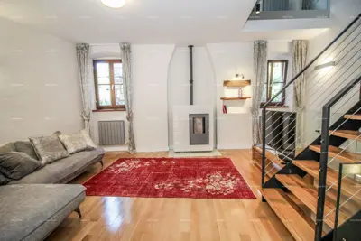 Kuća 240 m², Bale, u starim zidinama centra - 12