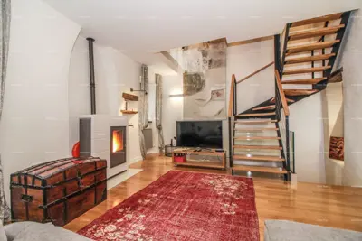 Kuća 240 m², Bale, u starim zidinama centra - 18