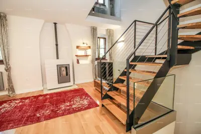 Kuća 240 m², Bale, u starim zidinama centra - 14