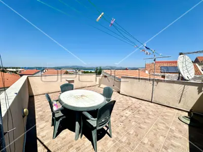 Haus mit drei Apartments im Zentrum von Betina mit großer Terrasse - 20