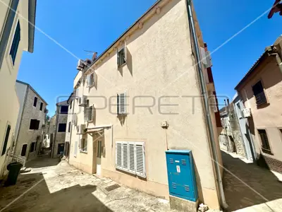 Haus 192 m², Betina auf der Insel Murter, 3 Apartments