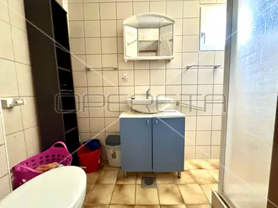 Haus mit drei Apartments im Zentrum von Betina mit großer Terrasse - 17