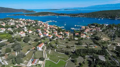 Građevinsko zemljište, Ilovik (Mali Lošinj), 675 m², 180 m od mora - 2