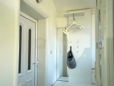 Hausetage 109 m², Viškovo - überdachte Terrasse und Blick auf Učka - 4