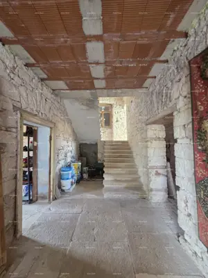 Povijesna nekretnina u Mutvoranu, 2.980 m² zemljišta i potencijal - 14