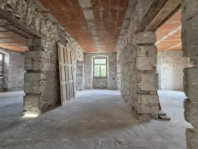 Povijesna nekretnina u Mutvoranu, 2.980 m² zemljišta i potencijal - 9