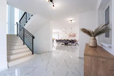 Haus 323 m², Dobrinj - Neubau mit Pool - 13