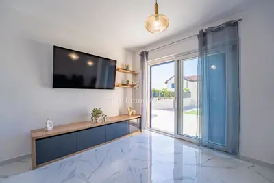Haus 323 m², Dobrinj - Neubau mit Pool - 17