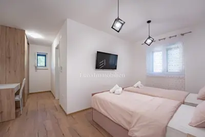 Haus 323 m², Dobrinj - Neubau mit Pool - 22