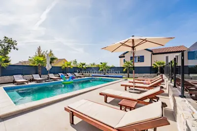 Haus 323 m², Dobrinj - Neubau mit Pool - 3