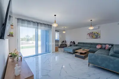 Haus 323 m², Dobrinj - Neubau mit Pool - 16
