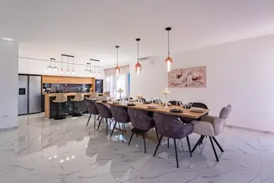 Haus 323 m², Dobrinj - Neubau mit Pool - 11
