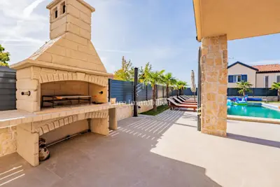 Haus 323 m², Dobrinj - Neubau mit Pool - 7