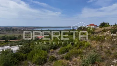Građevinsko zemljište 1.300 m², Ražanac - Podvršje, pogled na more