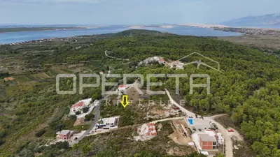 Građevinsko zemljište 1.300 m², Ražanac - Podvršje, pogled na more - 2