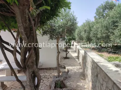 Haus, Brač, 150 m², 340 000 € - 3