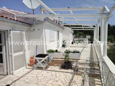 Haus, Brač, 150 m², 340 000 € - 4
