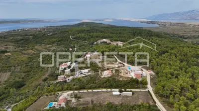 Građevinsko zemljište 500 m², Radovin - blizu mora - 2