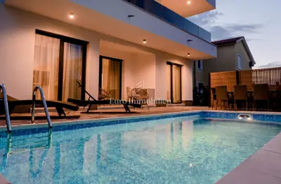 Semi-detached house 87 m², Malinska - private pool
