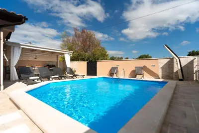 Haus 175 m², Baderna, Pool und ruhige Siedlung - 2