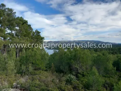 Grundstück, Brač, 23 748 m², 285 000 € - 4