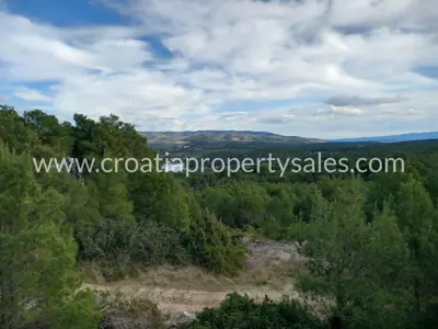Grundstück, Brač, 23 748 m², 285 000 € - 3