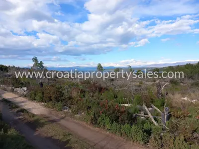 Grundstück, Brač, 23 748 m², 285 000 € - 9