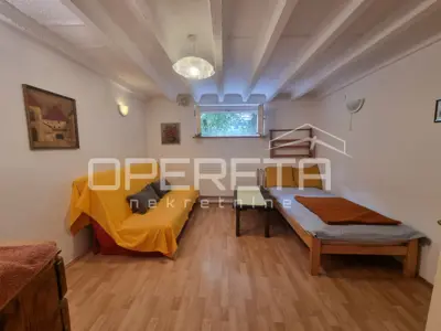 House, Trešnjevka - Sjever, quiet street and excellent location - 18