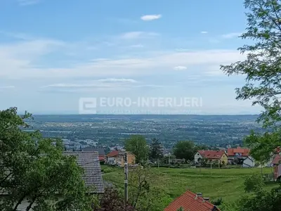 Building land, Bizek - clean ownership and utilities by the road