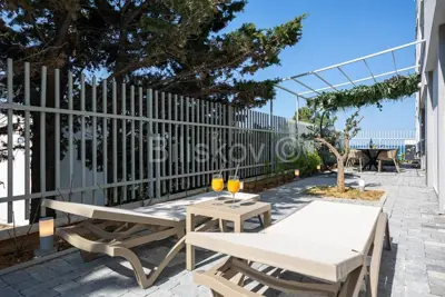 Apartman 83 m², Pag, prvi red do mora i otvoren pogled - 9
