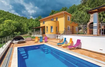 Haus zum Kauf in Opatija - Centar, 190 m²