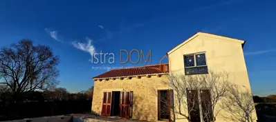 *Kuća sa bazenom u Čabrunićima*