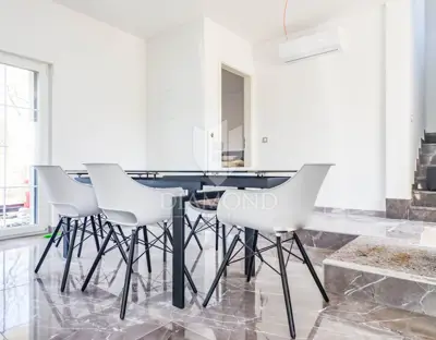 Haus 142 m², Poreč Umgebung, Pool und Gartenanlage - 5