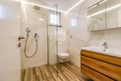 Haus 142 m², Poreč Umgebung, Pool und Gartenanlage - 12
