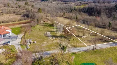 Baugrundstück 1.020 m², Buje - ruhige Lage - 2