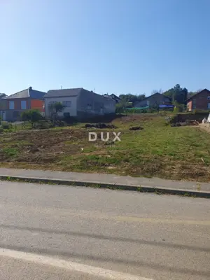 SLAVONIJA, POŽEGA - Baugrundstück 1245 m², ausgezeichnete Lage neben der Straße