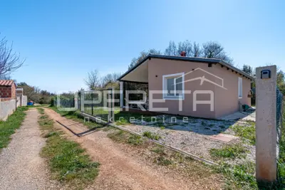 House 84 m², Valtura - peaceful single-storey house in greenery