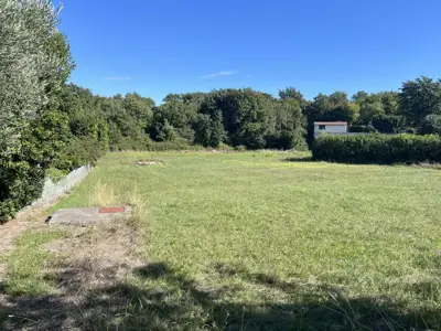 Bauland 2.138 m², Labin - eben und regelmäßig geformt - 2